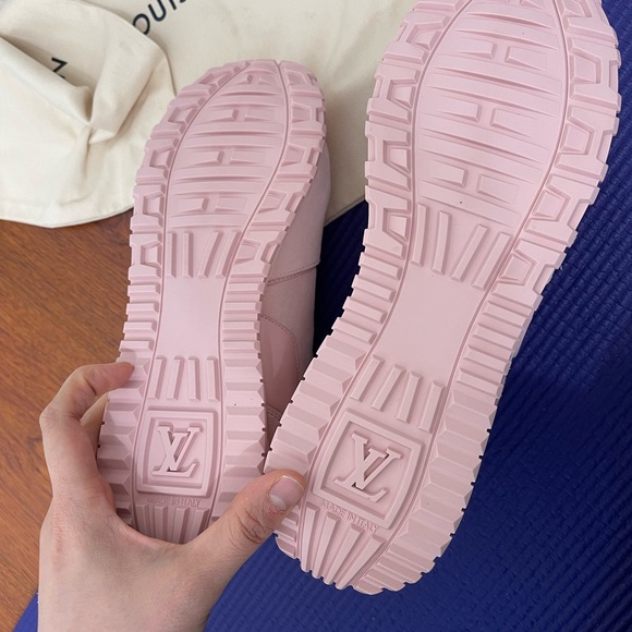 Brand new Louis Vuitton Runaway Sneaker size 37.5 - Picture 3 of 12